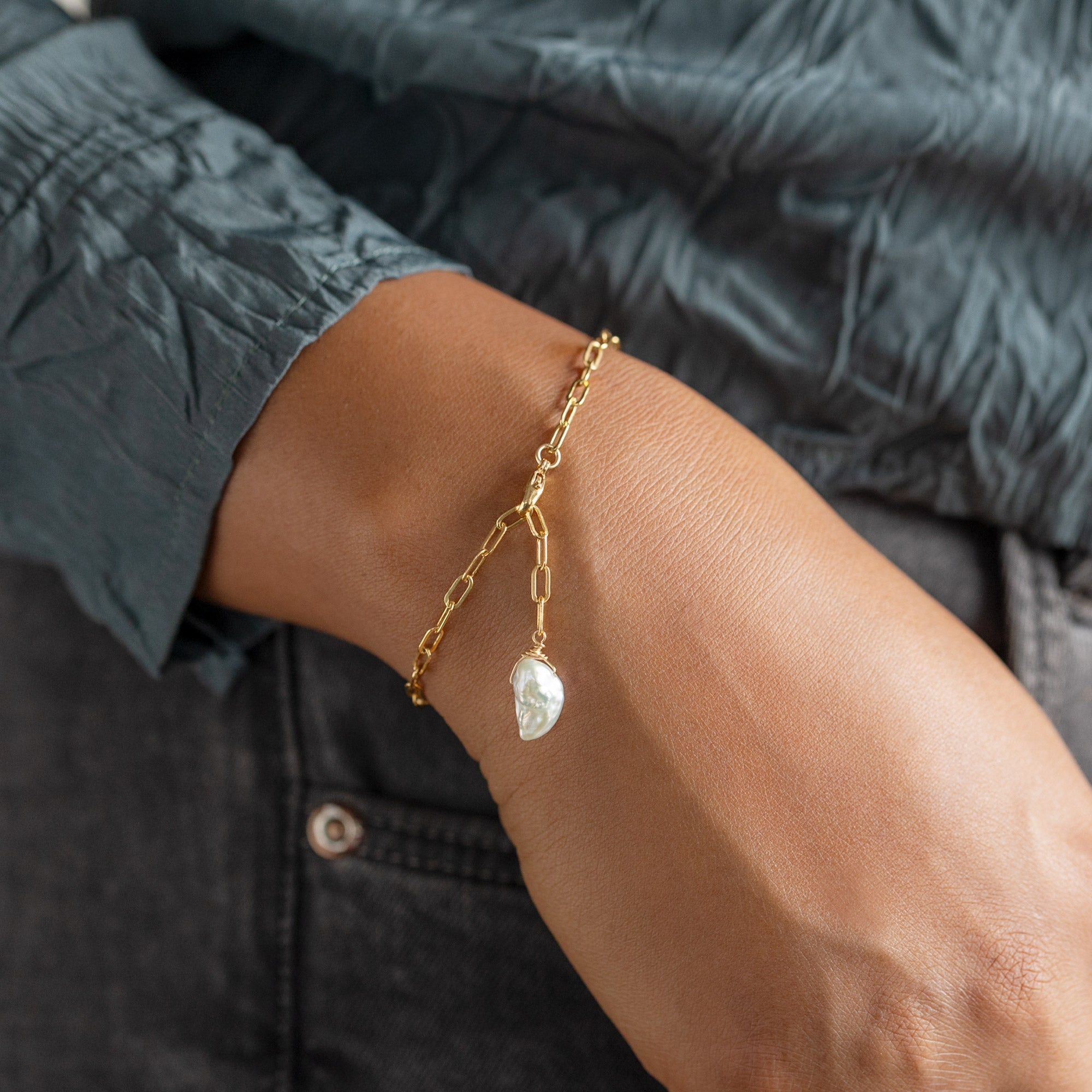 The Keshi Pearl Bracelet | Yellow, Rose or Sterling Silver