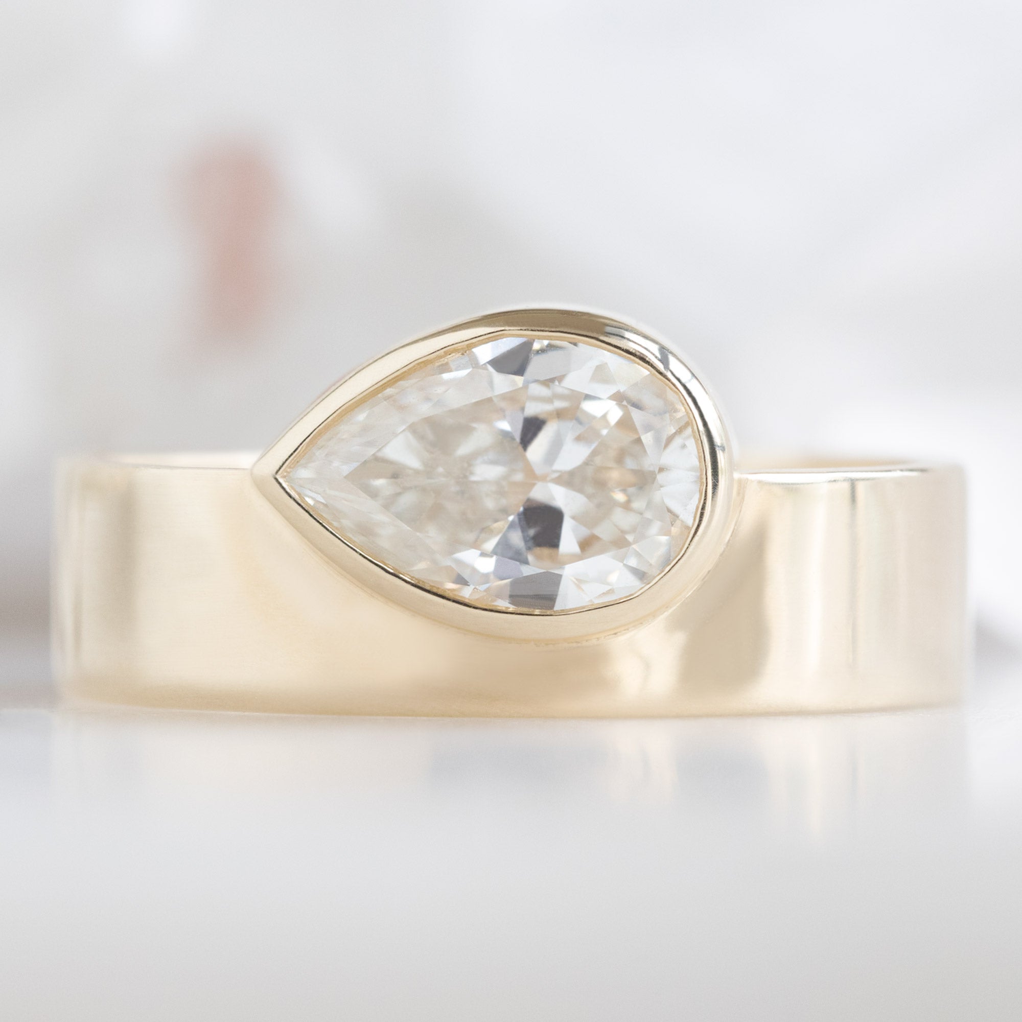 The Cigar Band | 0.91ct Pear Natural White Diamond in 14K Yellow Gold