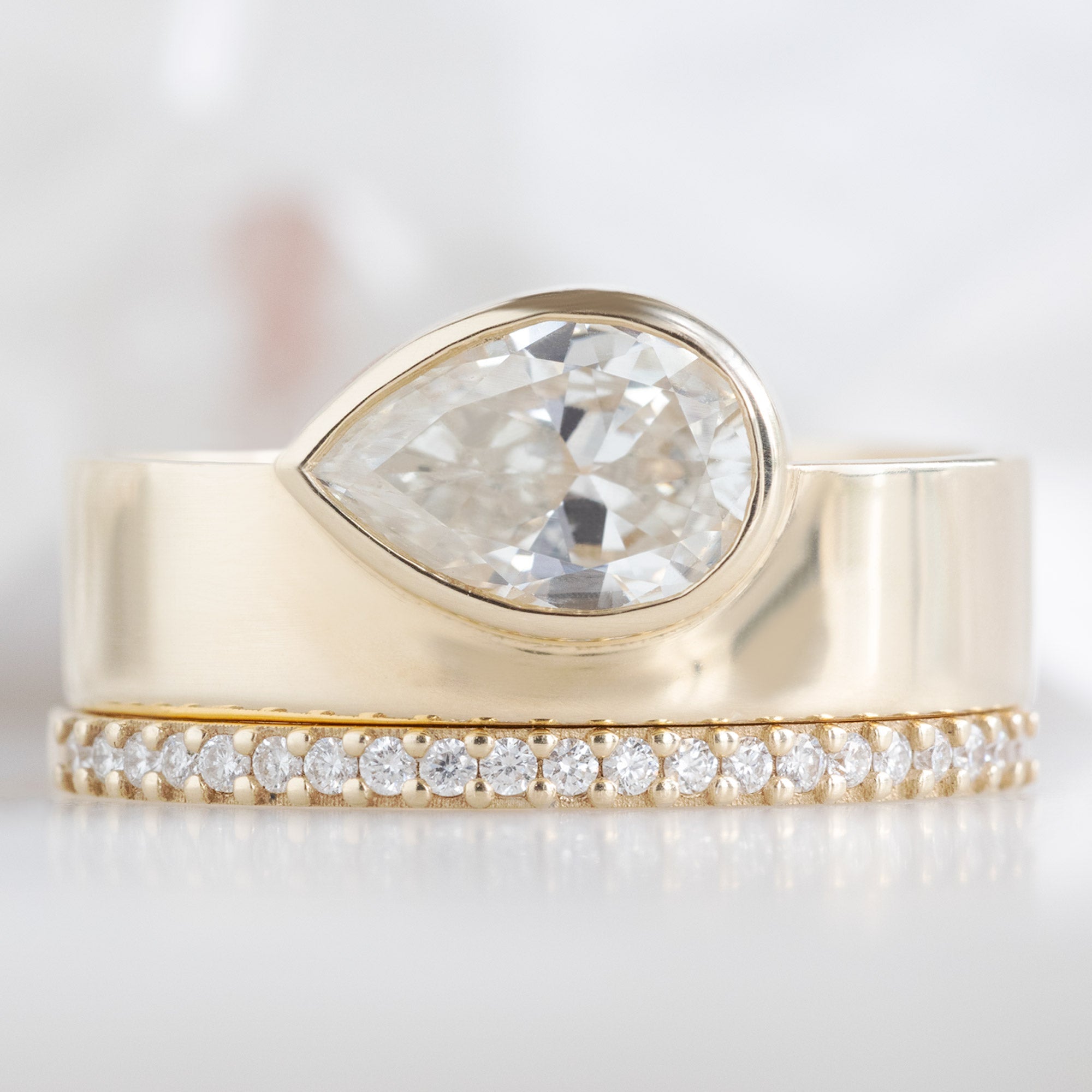 The Cigar Band | 0.91ct Pear Natural White Diamond in 14K Yellow Gold