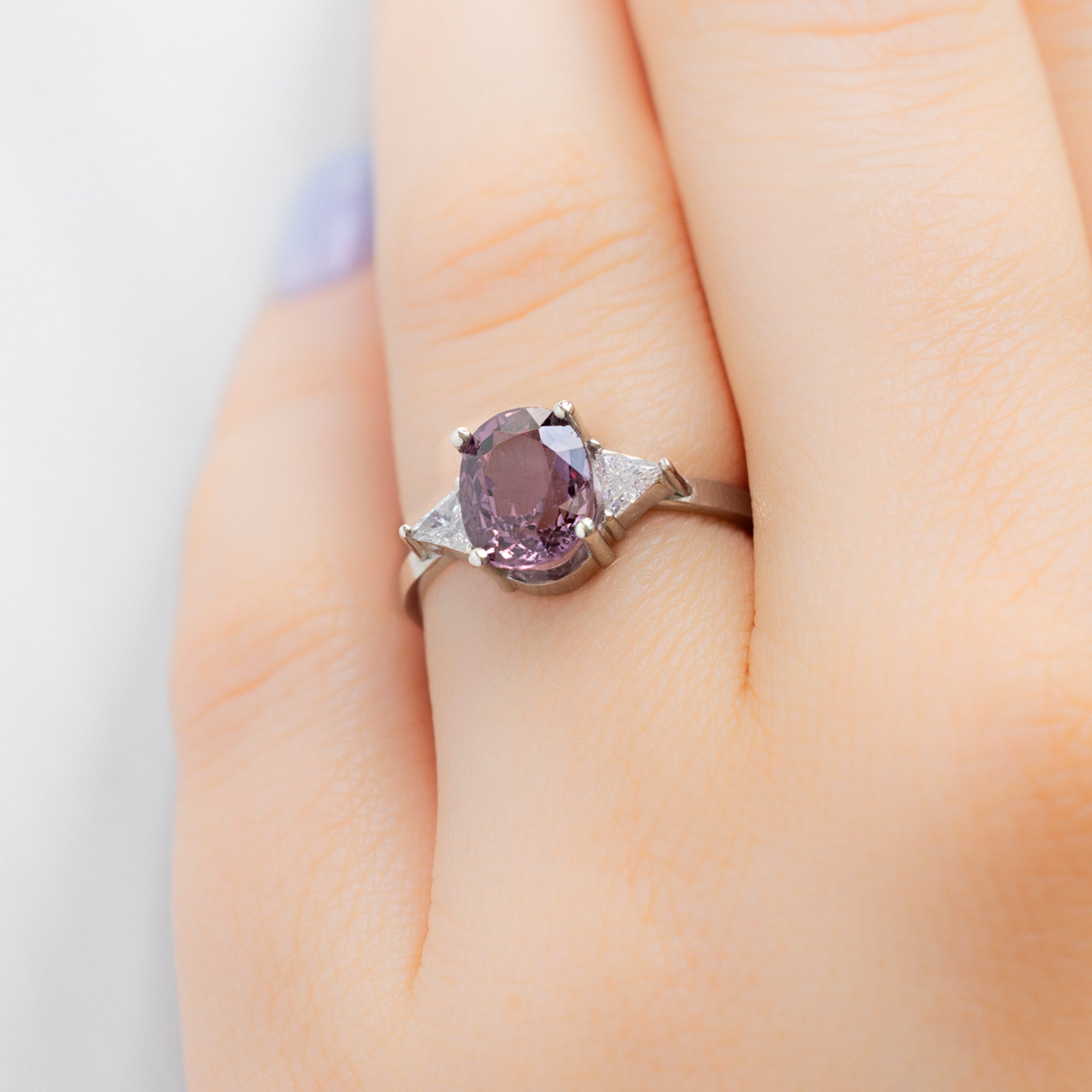 The Jade Ring with a 2.30ct Oval Magenta Spinel in 14K White Gold on Model